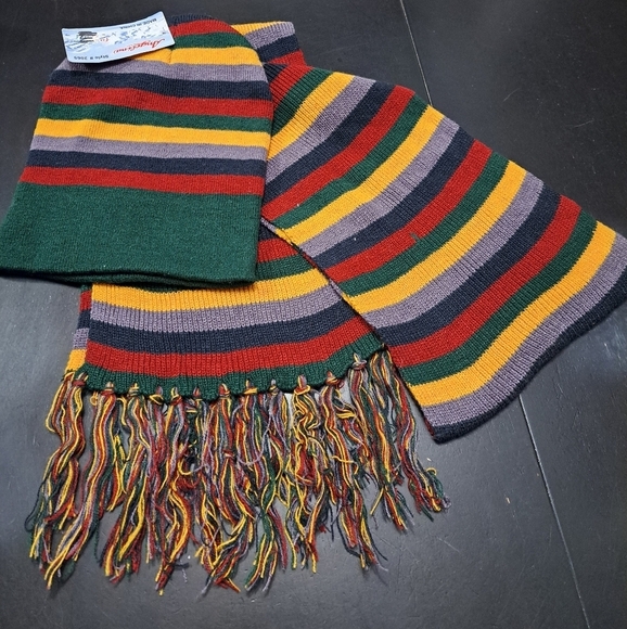 NWT Striped Hat & Scarf With Fringe - Picture 1 of 3